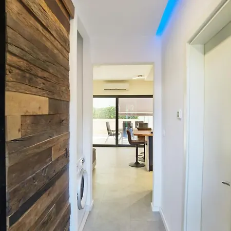 Travertino Jadrija Apartment